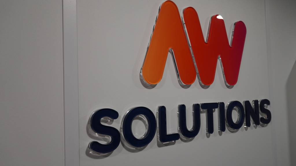 AW SOLUTIONS Lettrages en relief