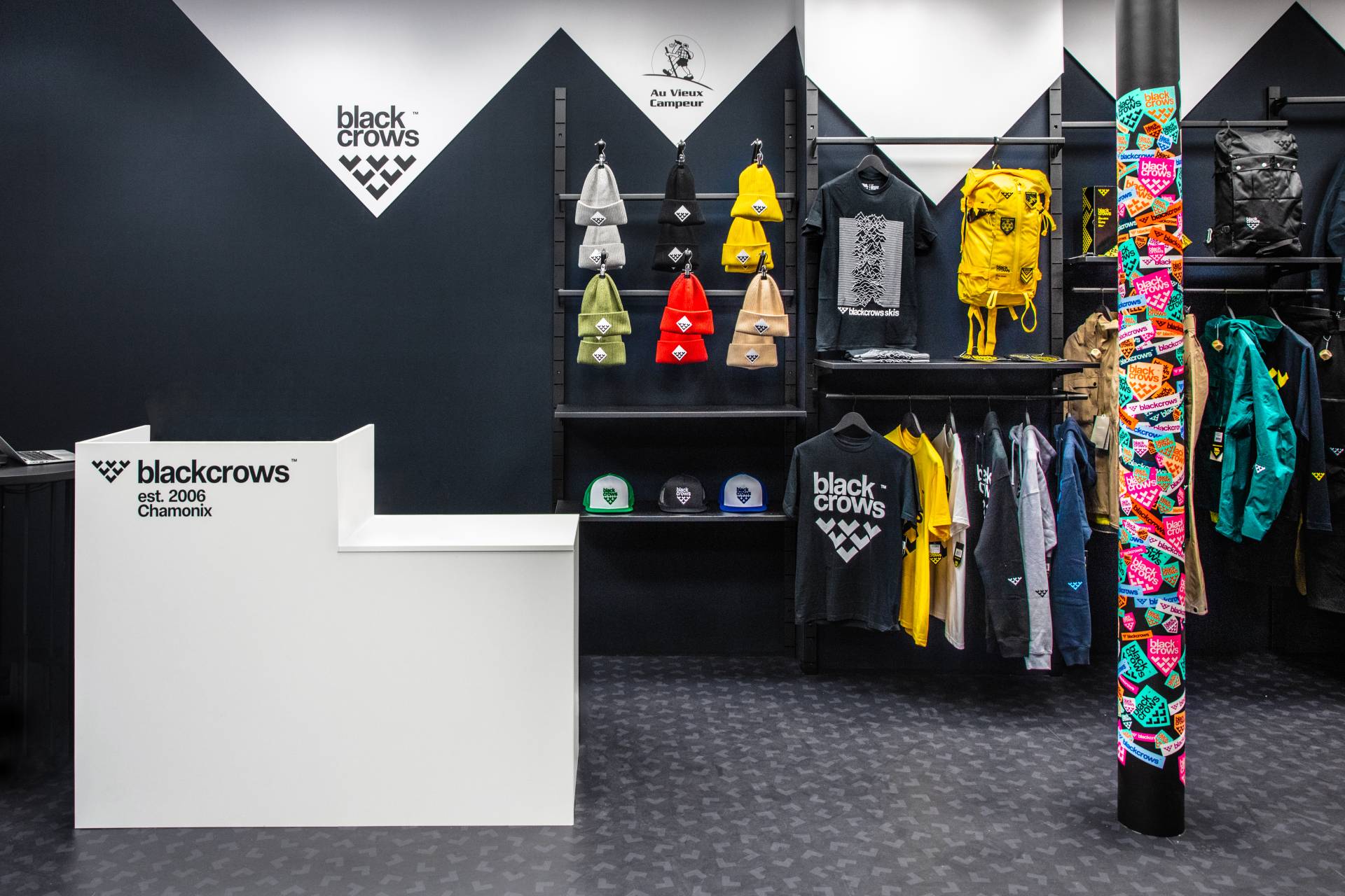 Covering mural pour BLACK CROWS