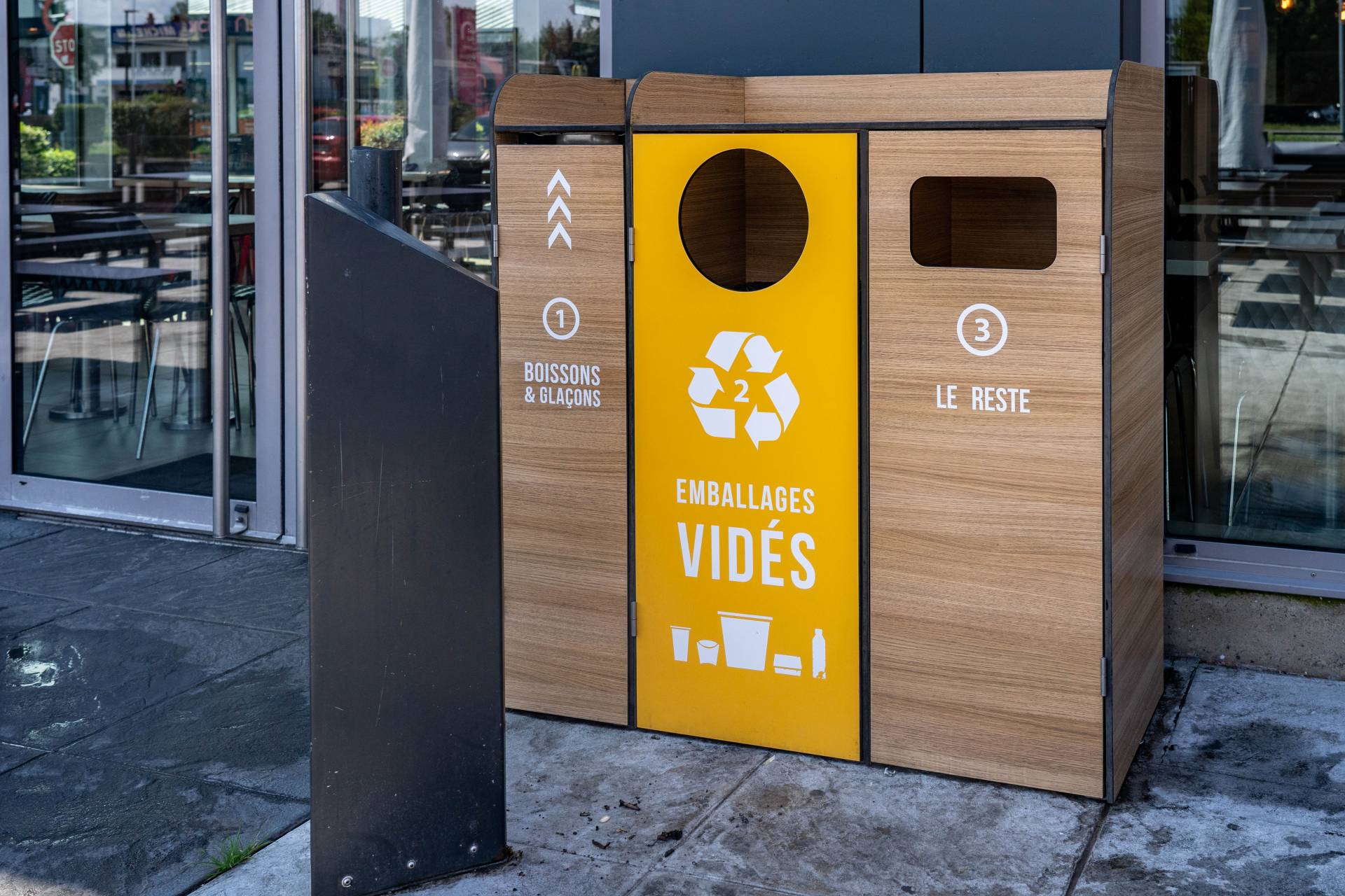 Signalétique RSE en bois pour KFC