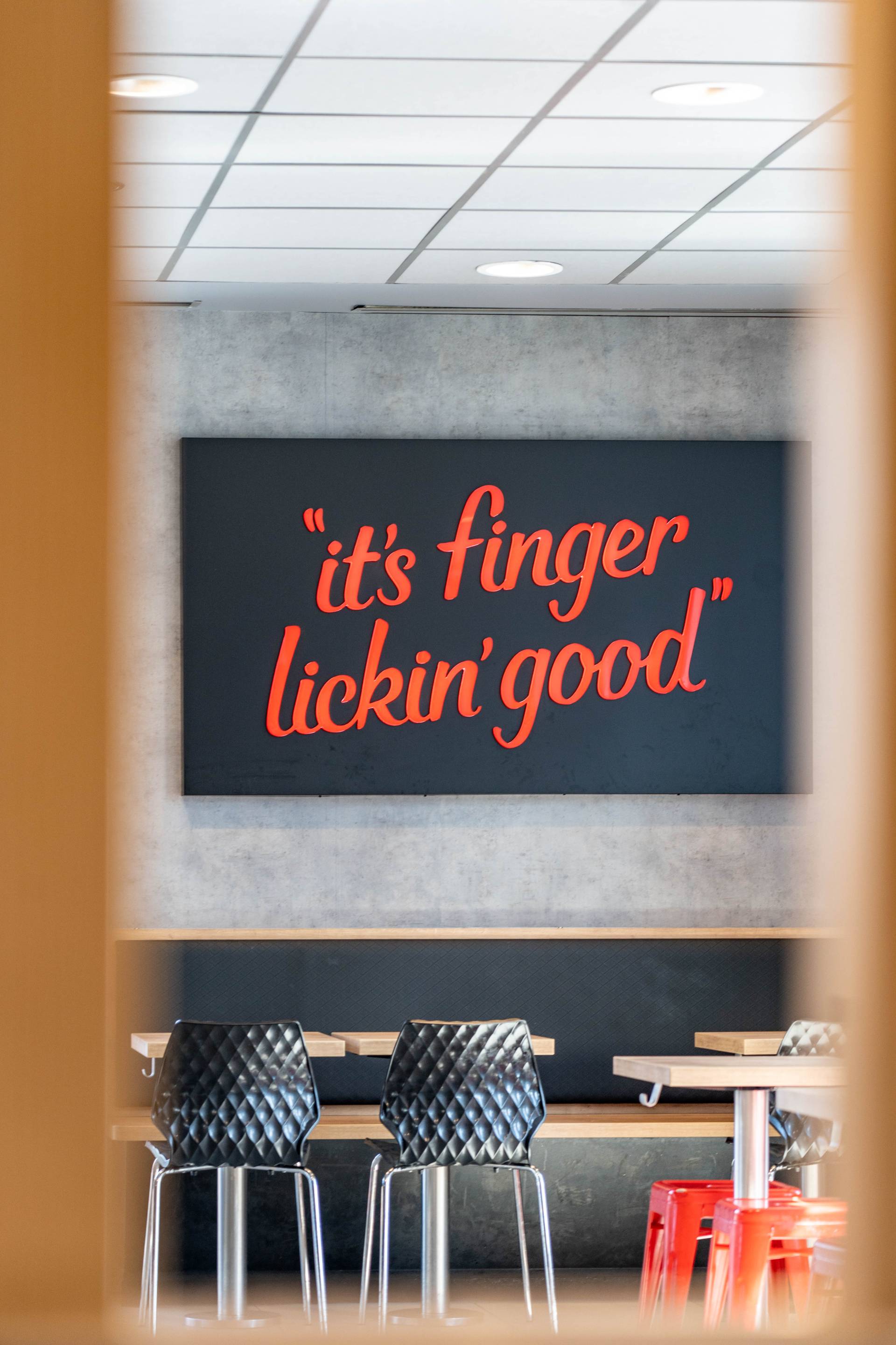 Lettrages en relief KFC