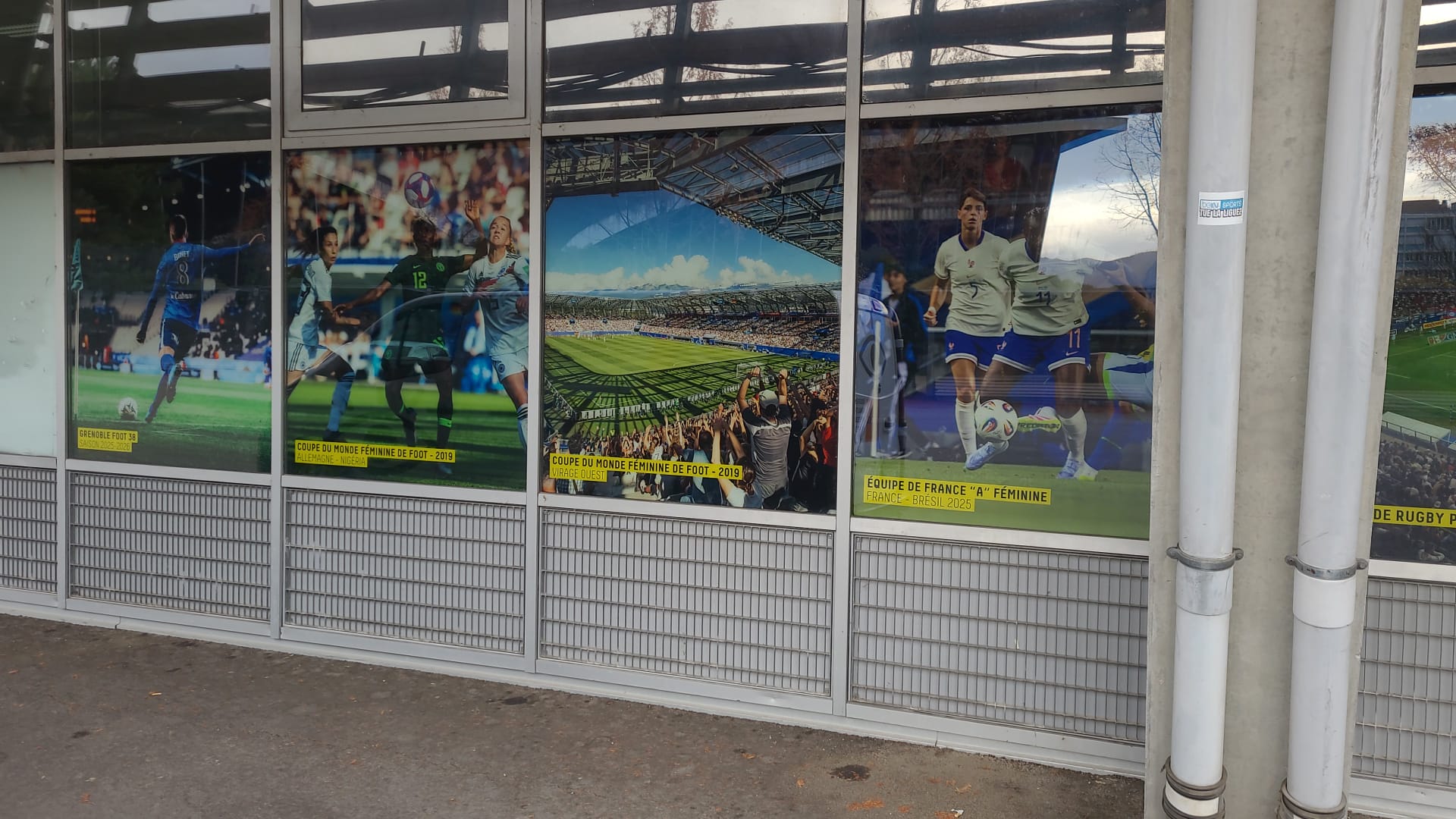 Animation vitrine STADE DES ALPES
