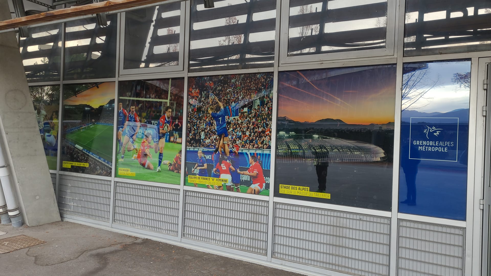 Animation vitrine STADE DES ALPES