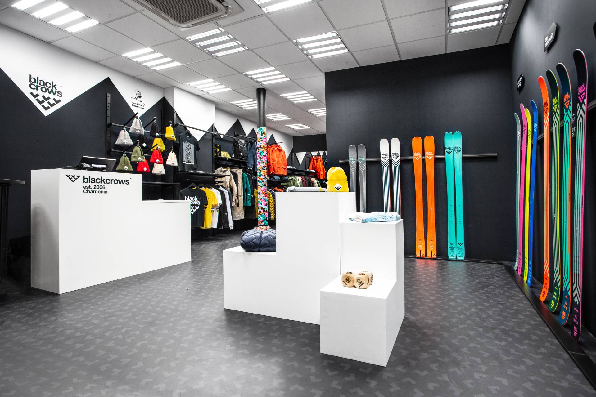 Décor magasin BLACK CROWS