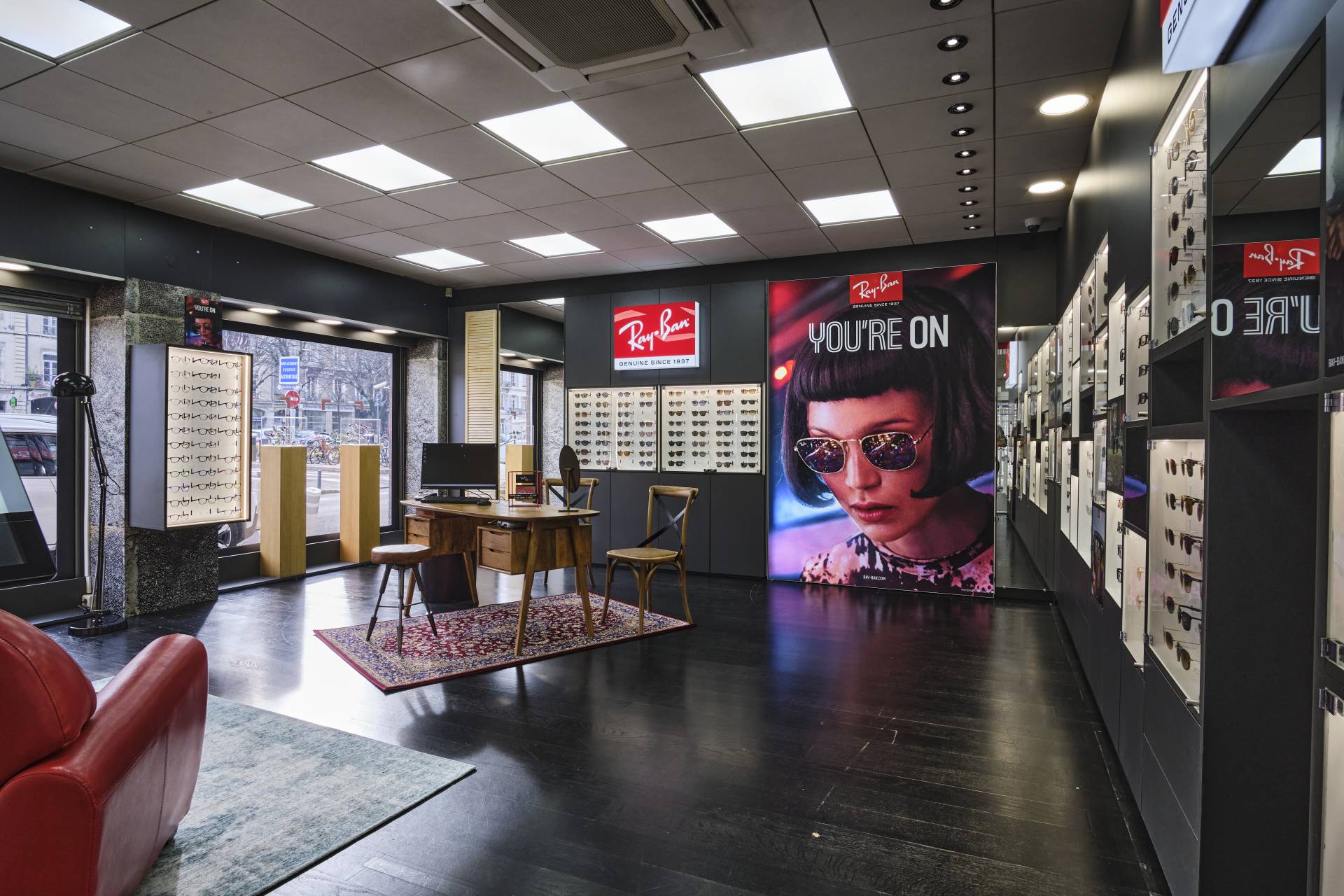 Décor magasin RAY-BAN