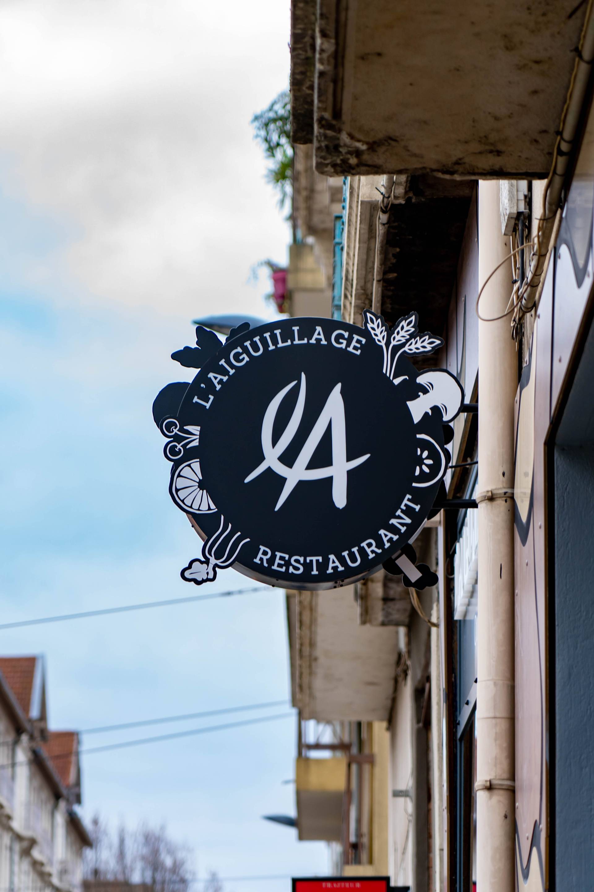 ENSEIGNE LUMINEUSE L'AIGUILLAGE