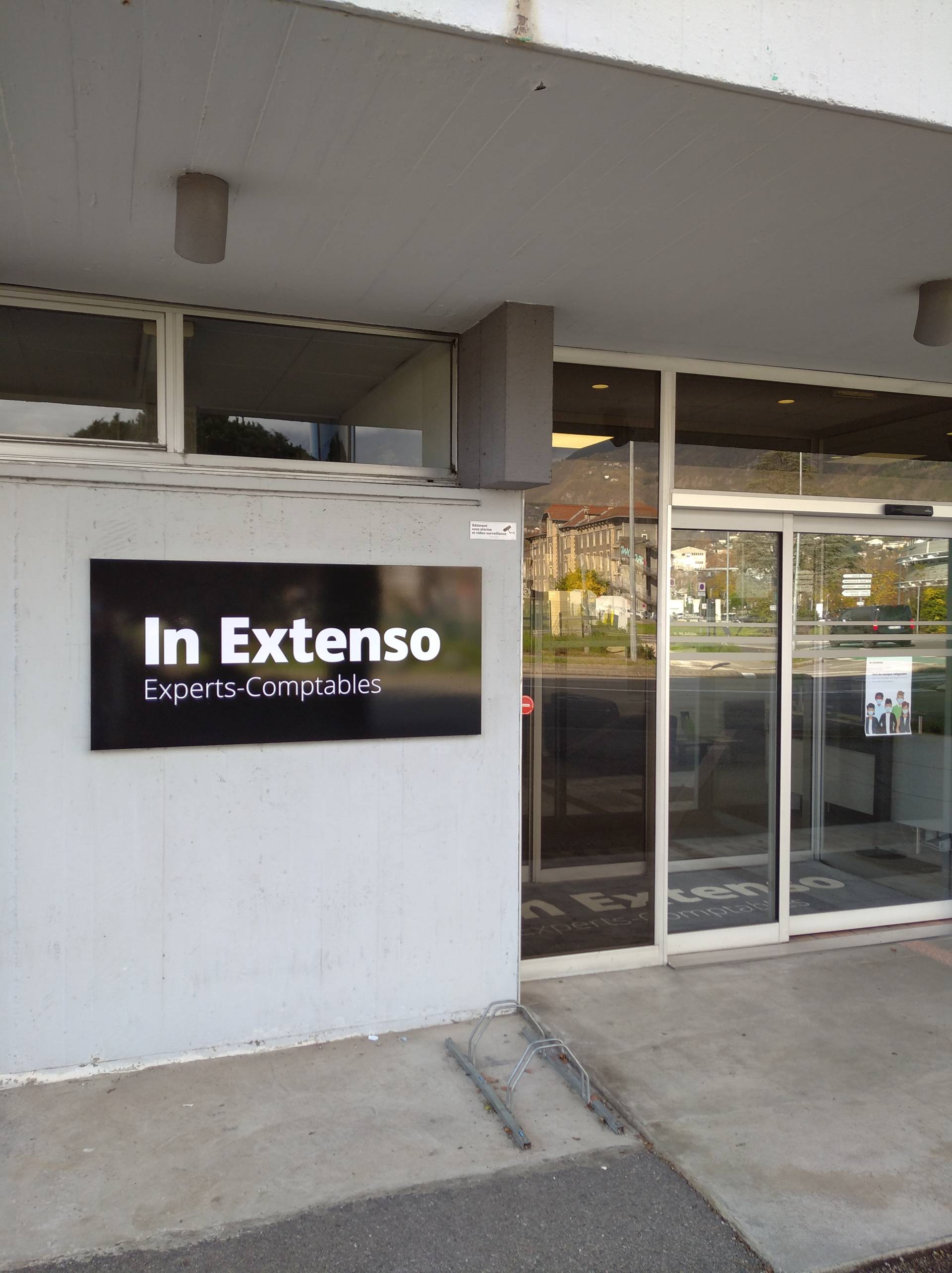 Enseigne murale IN EXTENSO