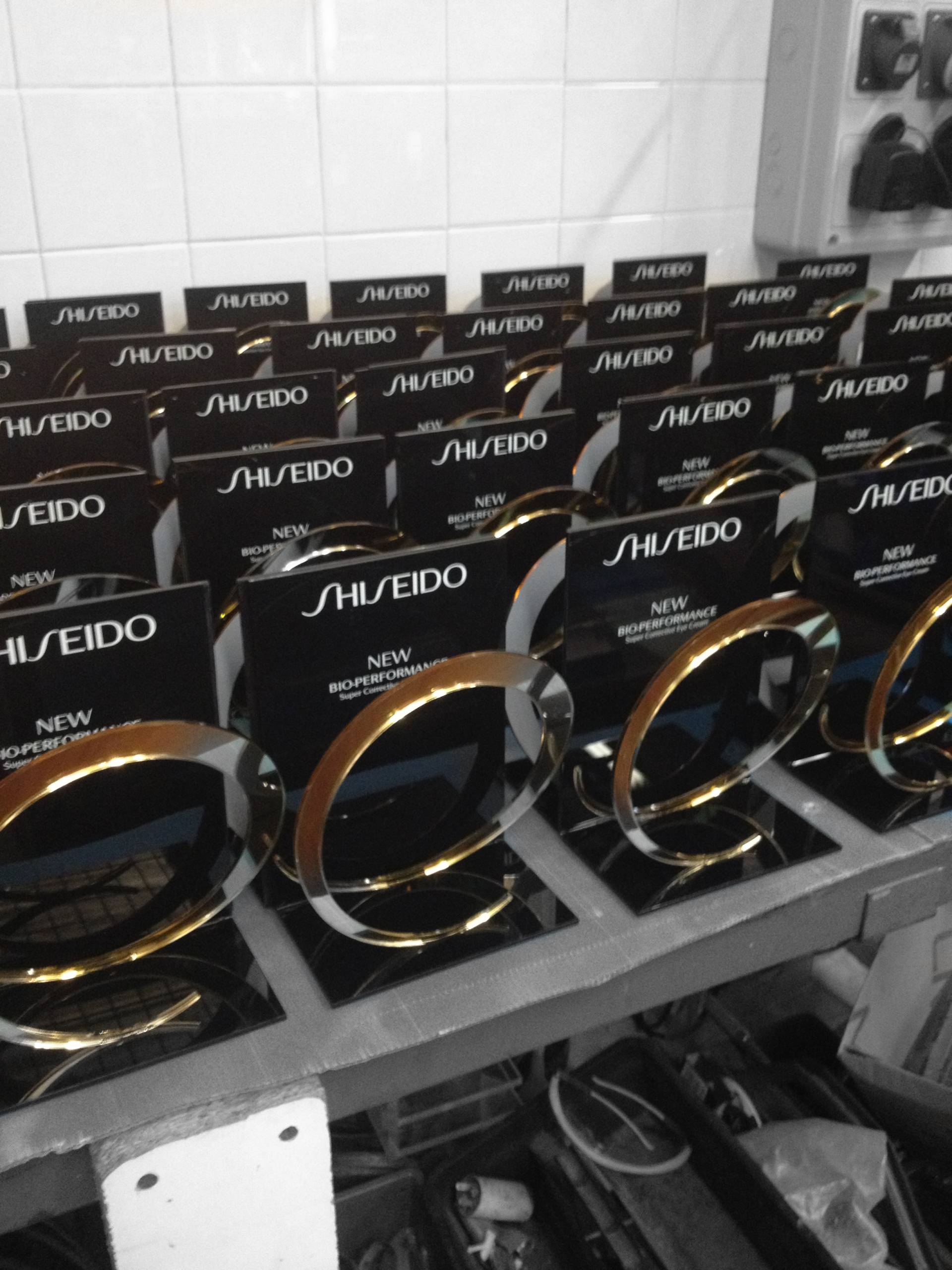 Trophée présentoir SHISEIDO