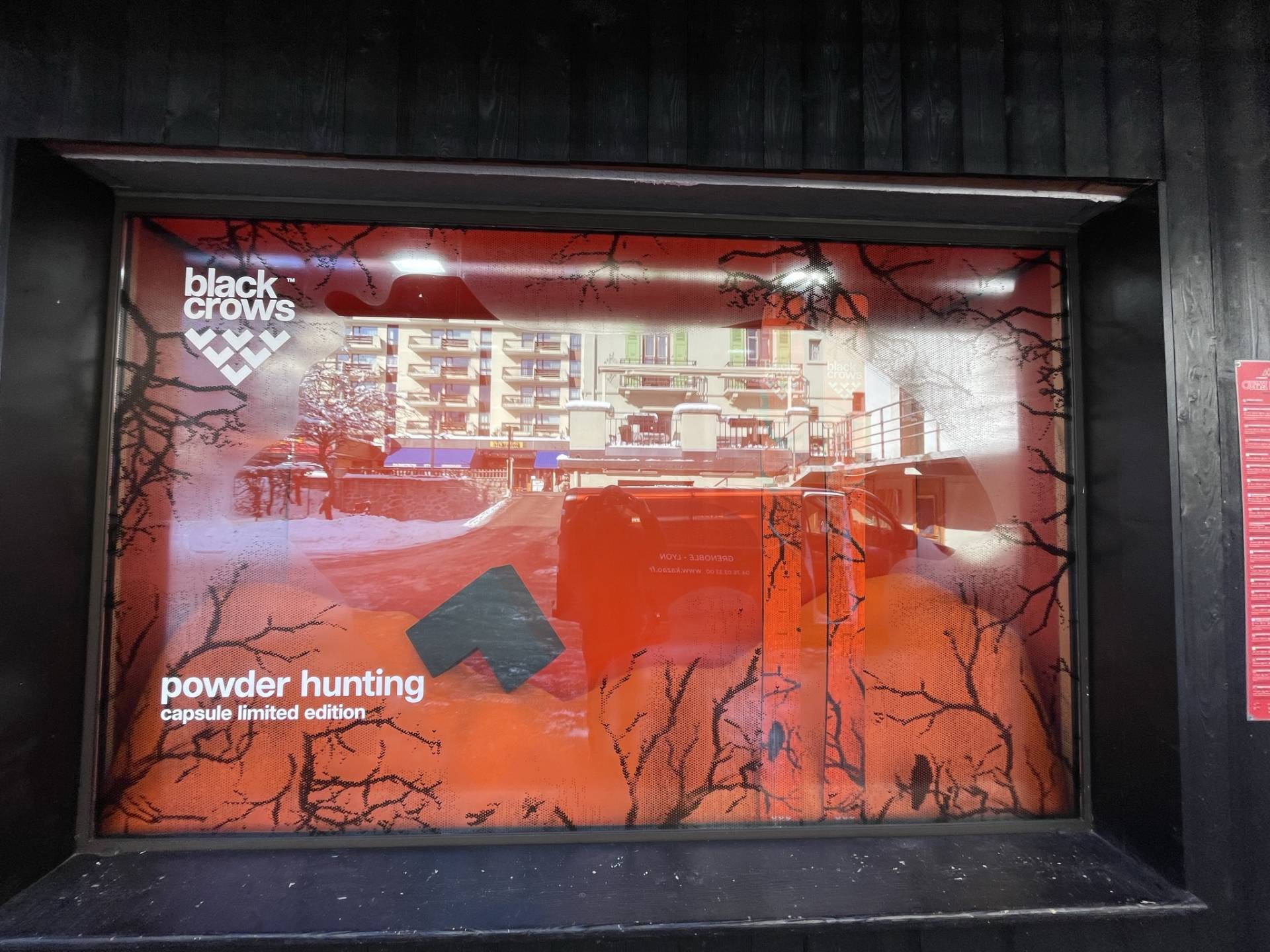 Vitrine magasin BLACK CROWS