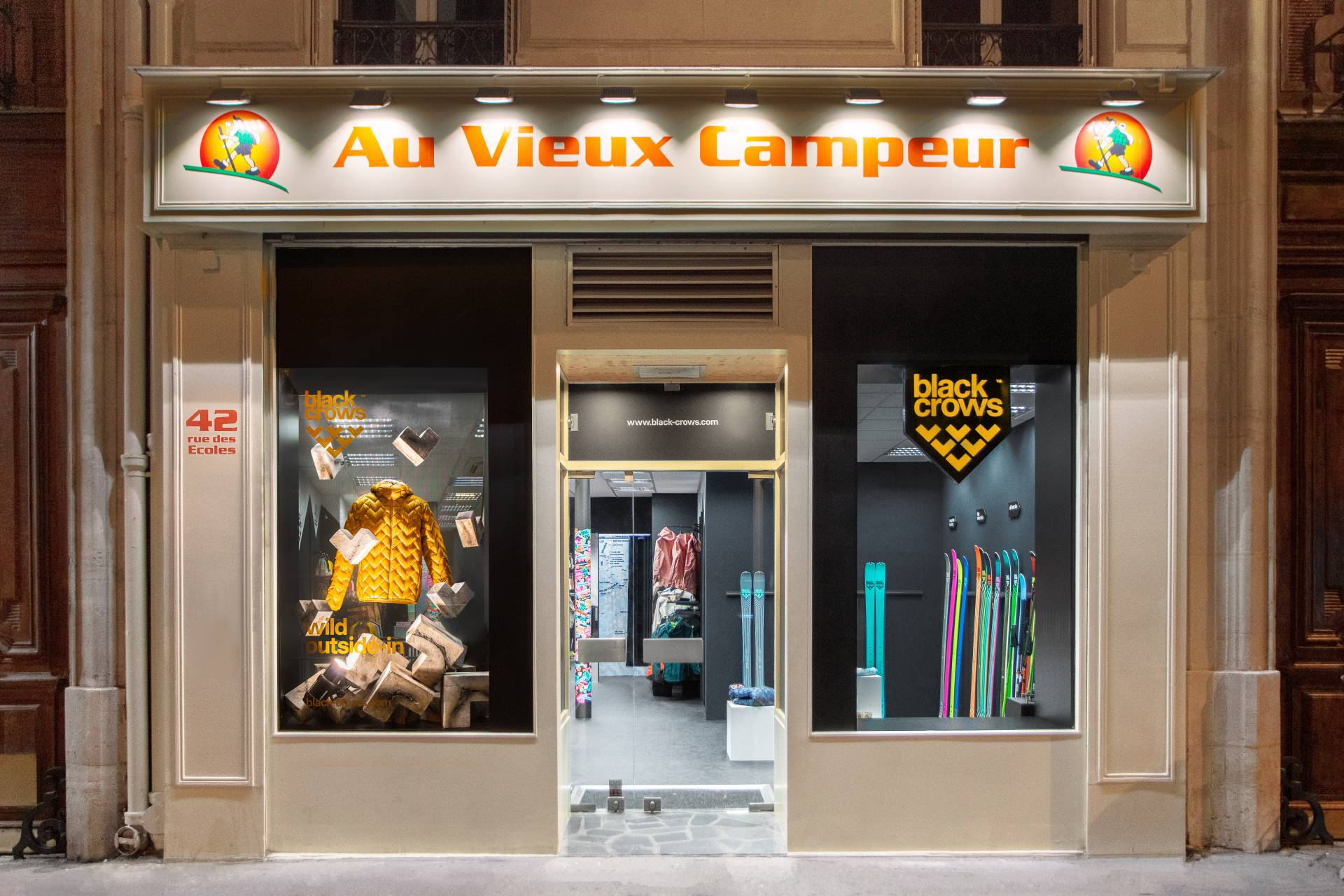 Vitrine magasin BLACK CROWS