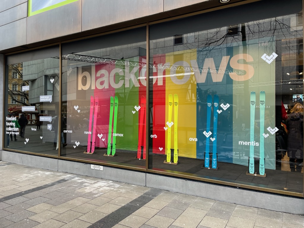 Vitrine magasin BLACK CROWS SCHUSTER - MUNICH